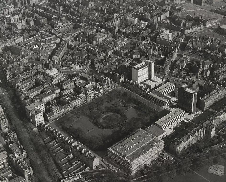 英国爱丁堡大学本科/硕士信息大全：排名、专业、学费、学制、招生条件、招生范围！